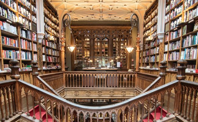 Knowledge management in HR and organizations